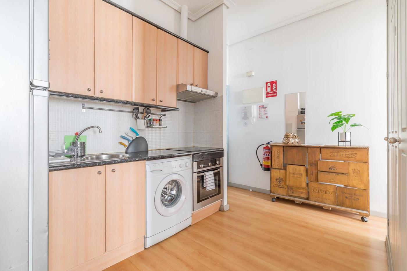 Apartamentos Fucar Мадрид Екстериор снимка