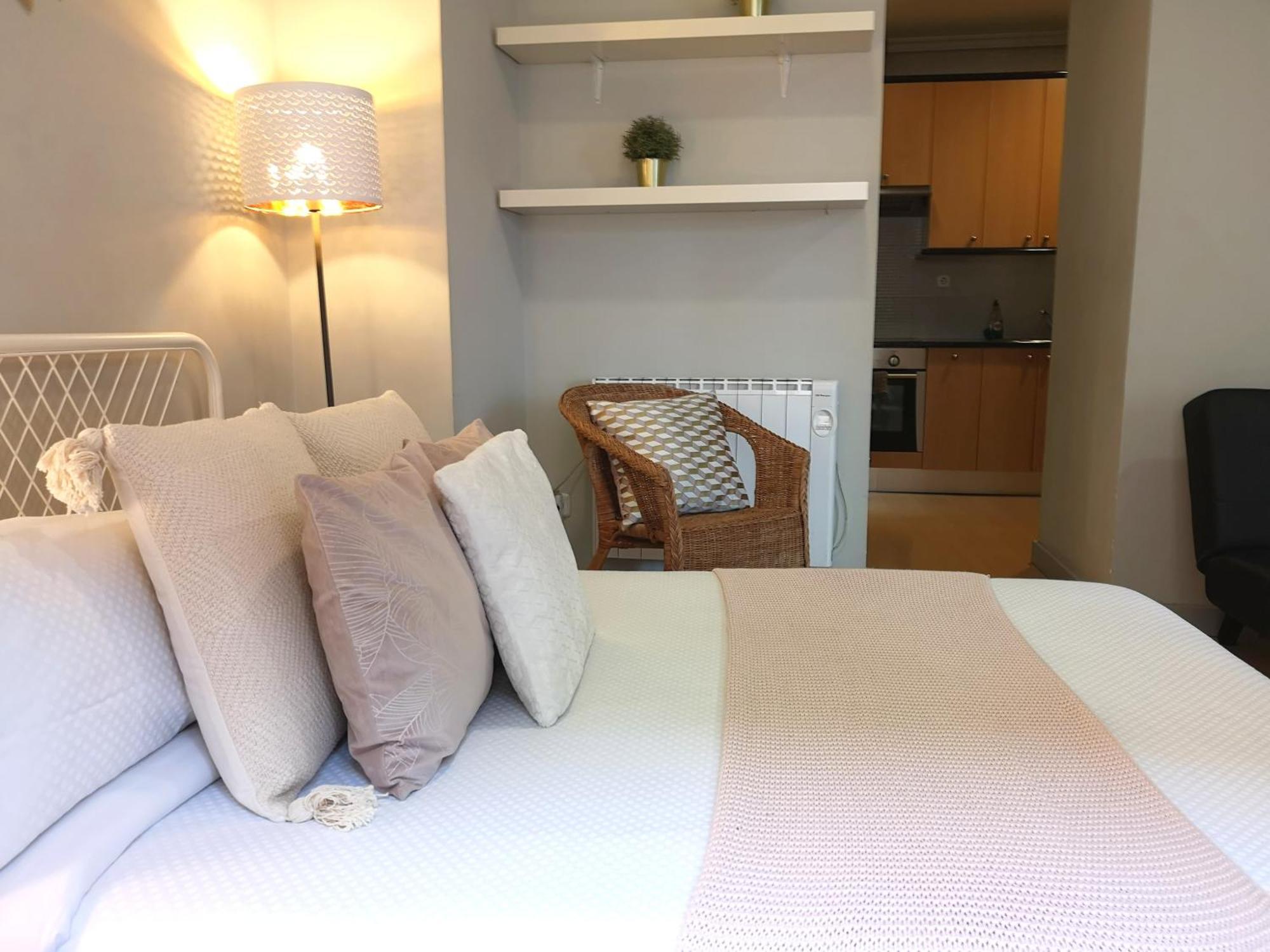 Apartamentos Fucar Мадрид Стая снимка